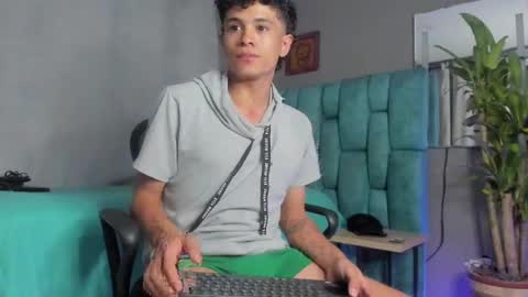 Snapshot of wyatt_444 chatting on January 23, 2:44 am wyatt online show from January 23, 2:44 am