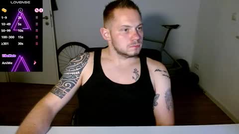 x19marco93x online show from December 18, 7:31 pm