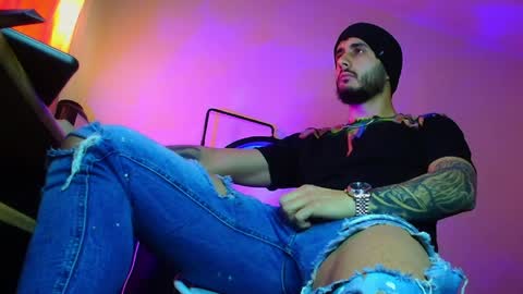 XanderCageX online show from April 4, 12:45 pm