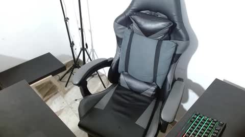 Xanderstone online show from February 6, 6:21 pm