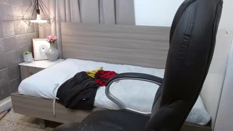 xavii_18_ online show from February 6, 9:17 pm