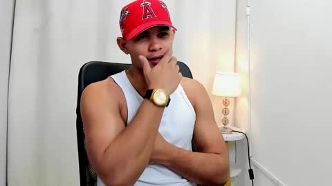 Snapshot of xboy_fantasyx chatting on October 7, 12:56 pm David online show from October 7, 12:56 pm