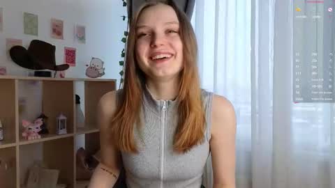 Luna and Lina online show from March 3, 4:19 am