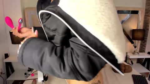 Xime  online show from February 3, 6:40 am