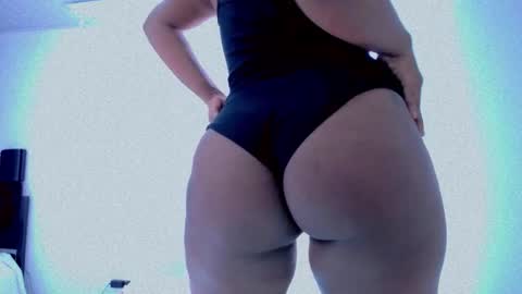 XiomyFox online show from February 25, 3:04 pm