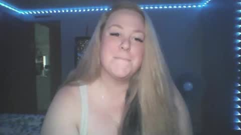 Juliaxxx online show from October 22, 8:10 pm