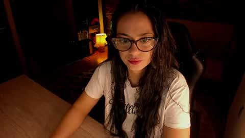 Lara online show from March 27, 10:00 pm