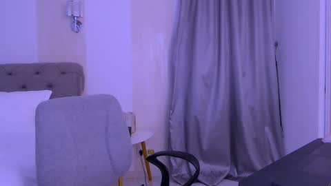 Naomi Nash online show from February 7, 9:05 am