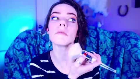 Bella Bondai online show from February 1, 5:37 am