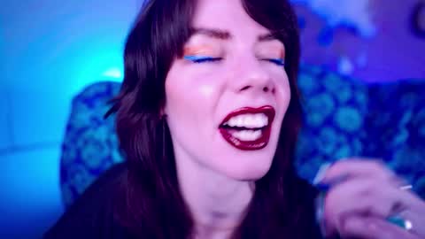 Bella Bondai online show from October 19, 2:22 pm