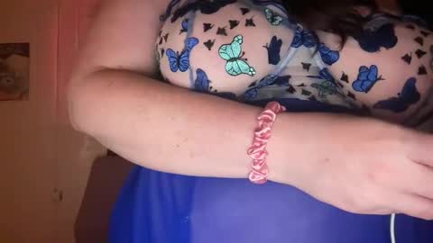 xopeachybaby online show from April 8, 11:02 am