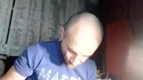 xploid1982 online show from November 18, 2:36 am