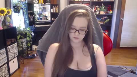 xqueenkendrax online show from August 3, 11:00 pm