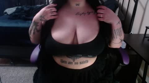 xorileyschembri online show from February 19, 2:12 am