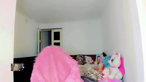 Femboy Exotic online show from January 19, 4:12 am