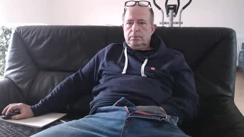 xtommix69 online show from December 14, 10:10 am