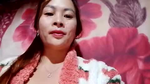 xuxulove00 online show from December 13, 11:55 pm