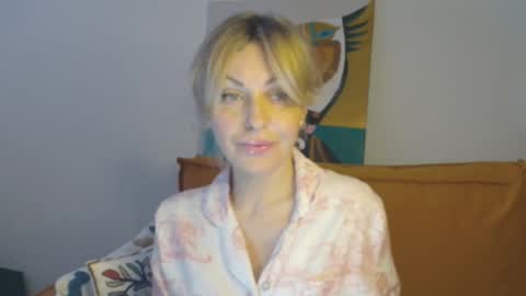 xvaleriax0 online show from March 9, 4:17 am