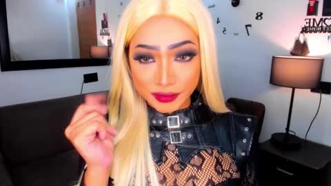 xxasian_goddessxx online show from March 9, 5:56 am