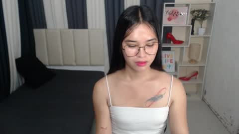 CHLOES ROOM online show from October 11, 7:17 pm