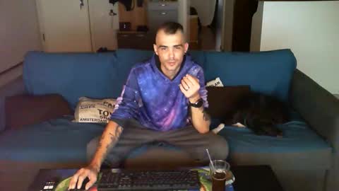 Snapshot of xxbooba_valentinoxx chatting on October 2, 8:24 am xXBooba ValentinoXx online show from October 2, 8:24 am