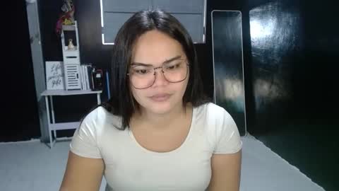 Kylie Smith online show from November 3, 11:50 pm