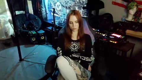 Lilith online show from April 19, 1:28 am