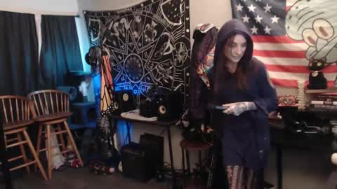 Lilith online show from November 4, 5:09 am