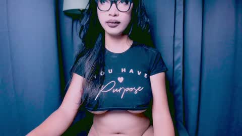 Lara online show from December 5, 1:42 am