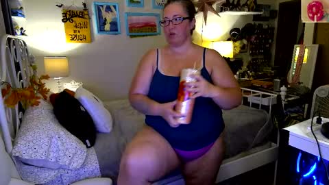 Strawberry Jane online show from September 26, 2:52 am