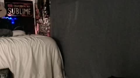 Snapshot of xxwhitefoxx chatting on February 26, 7:12 am David Fox online show from February 26, 7:12 am