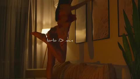 Molly online show from April 7, 3:03 pm