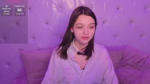 foxy online show from April 22, 6:48 pm