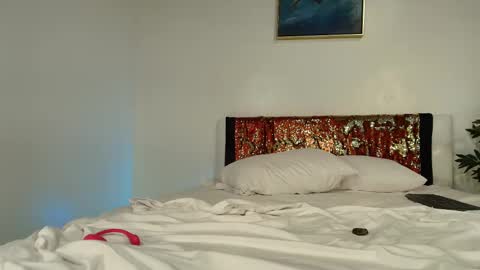 Lil Luna online show from January 26, 1:31 am