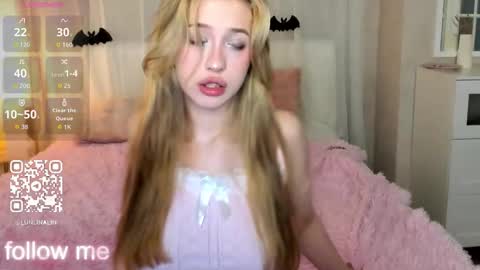 Lina online show from November 3, 9:54 am