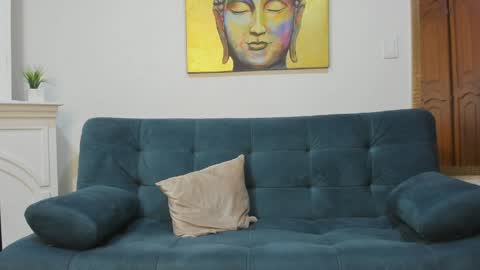 yake  elizabeth online show from April 4, 7:43 pm