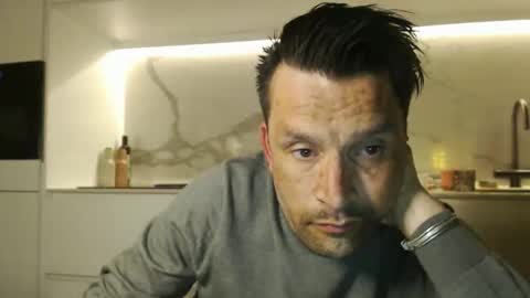 yallayalla1806 online show from March 31, 10:54 pm