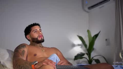 yamp sambrano online show from November 21, 1:36 am