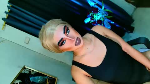 Snapshot of yasii19 chatting on October 12, 3:37 pm miss yasii online show from October 12, 3:37 pm