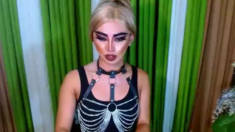 Snapshot of yasii19 chatting on September 13, 6:21 pm miss yasii online show from September 13, 6:21 pm