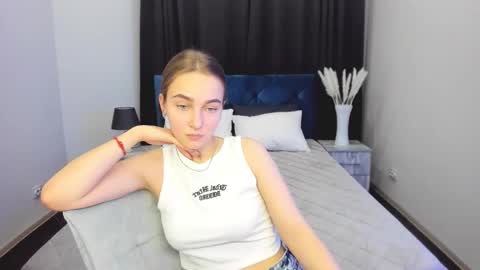 Snapshot of yasminasage chatting on February 1, 7:13 pm Yasmina online show from February 1, 7:13 pm