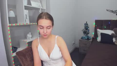 Snapshot of yasminasage chatting on December 11, 10:47 am Yasmina online show from December 11, 10:47 am