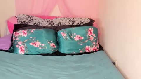 Yasmina online show from February 24, 6:15 pm