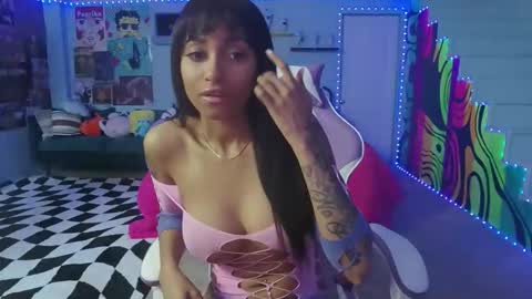 Yazmin Royal online show from May 2, 2:01 pm