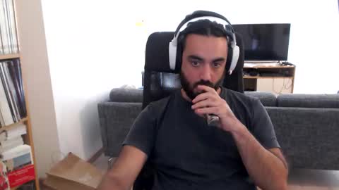 yeeaahoo online show from October 9, 7:14 am