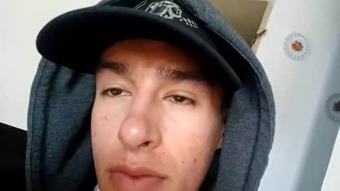 yeisongomezz online show from February 27, 7:04 pm