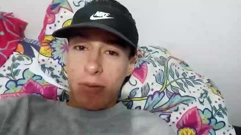 yeisongomezz online show from October 16, 11:58 pm