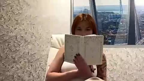 Alice online show from February 7, 5:38 pm