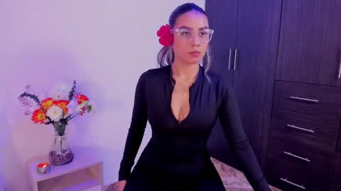 Snapshot of yeli_amber3 chatting on October 30, 3:07 am Yeli Amber online show from October 30, 3:07 am