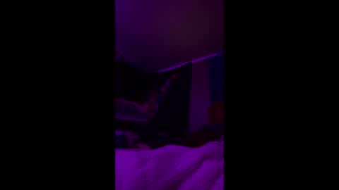 Ella Ts online show from April 9, 6:06 am